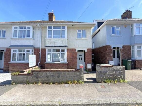 3 bed property, in Lyndale Road, £250,000