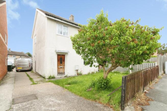 3 bed property, in Holderness Drive, £75,000