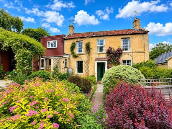 3 bed property, in Lower Mount Pleasant, £475,000