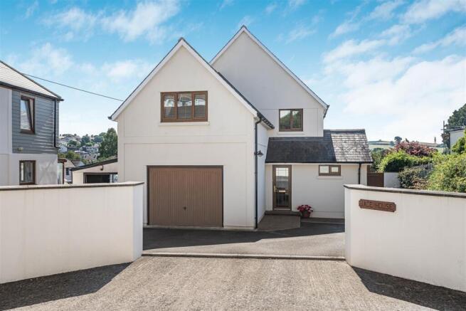 4 bed property, in Yon Street, £645,000