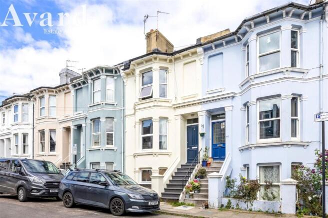 2 bed property, in Vere Road, £400,000