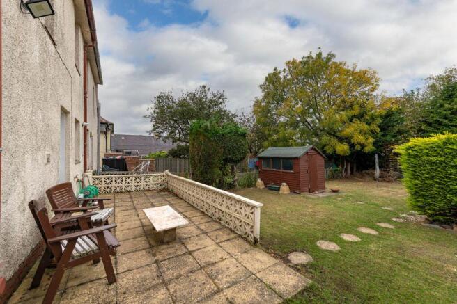 2 bed property, in 39 Morrison Avenue, £195,000
