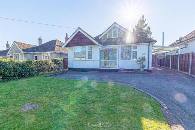 3 bed property, in Bournemouth Road, £410,000