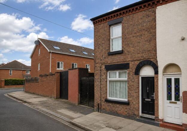 3 bed property, in 1 Lincoln Street, £90,000
