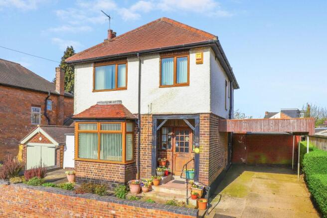3 bed property, in Kelvin Road, £275,000