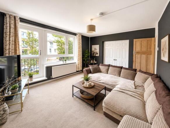 3 bed property, in Woodland Road, £350,000