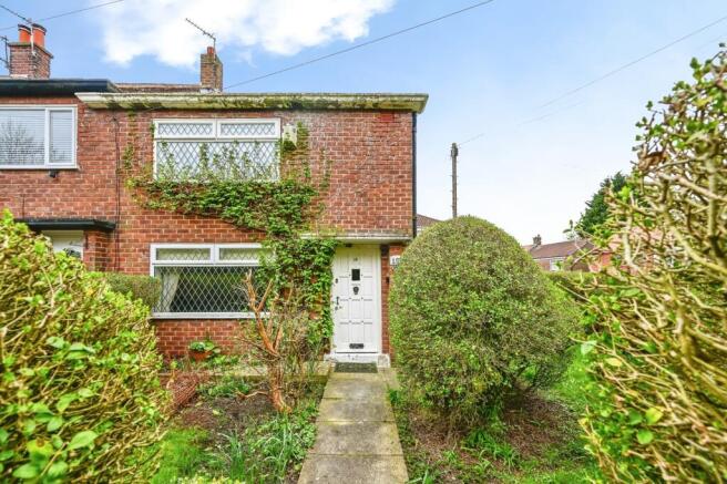 2 bed property, in Brindley Close, £130,000