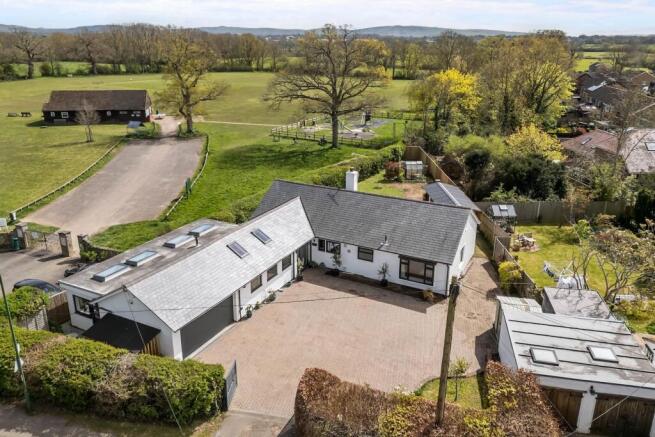 4 bed property, in Partridge Green, £850,000