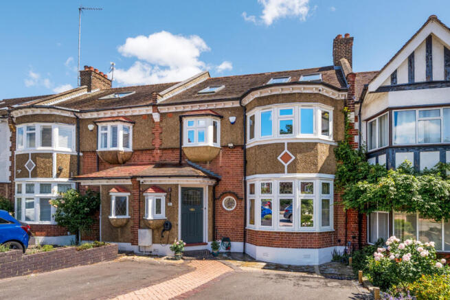 5 bed property, in Wood Vale, £2,200,000
