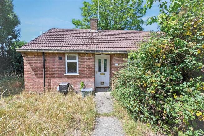 1 bed property, in Trinity Road, £100,000