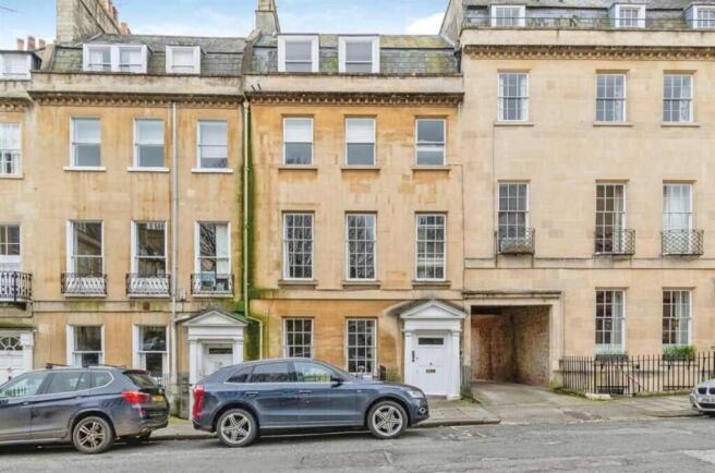 1 bed property, in Catharine Place, £160,000