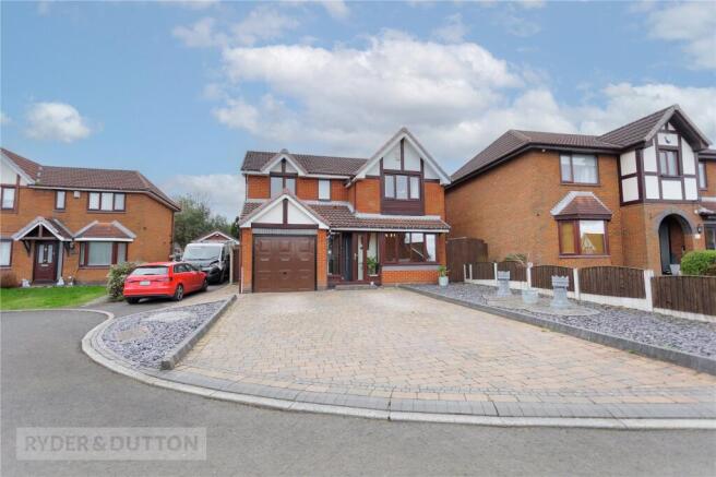 4 bed property, in Meadowbank, £390,000