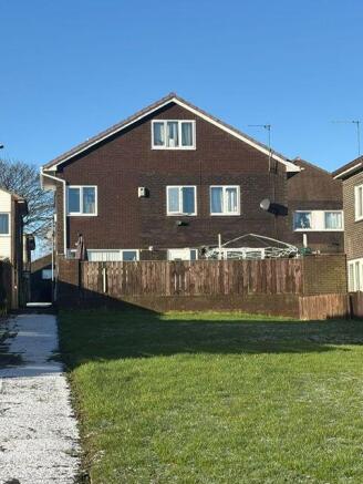 4 bed property, in 29 St. Leonards Close, £85,000