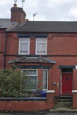5 bed property, in Royal Avenue, £125,000