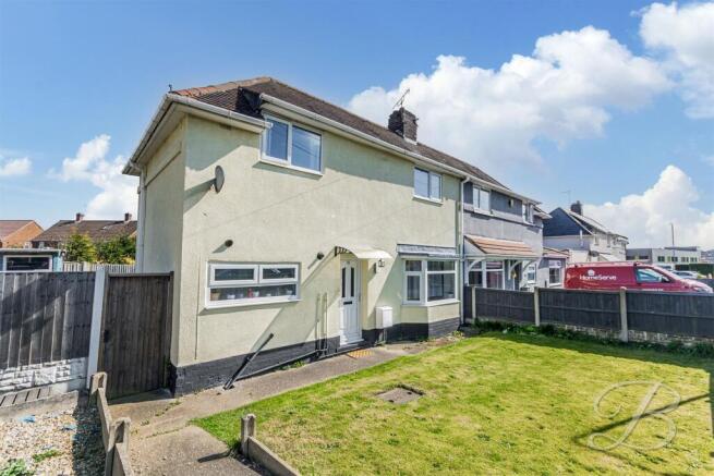 2 bed property, in Middleton Road, £160,000