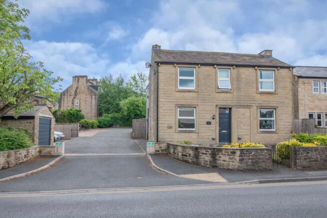 4 bed property, in Dale House, £450,000