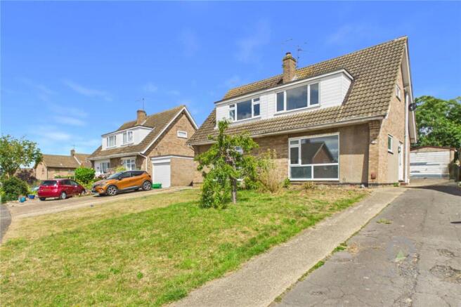 3 bed property, in St. Annes Road, £235,000
