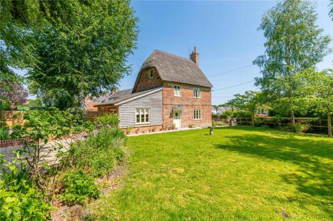 2 bed property, in The Green, £575,000