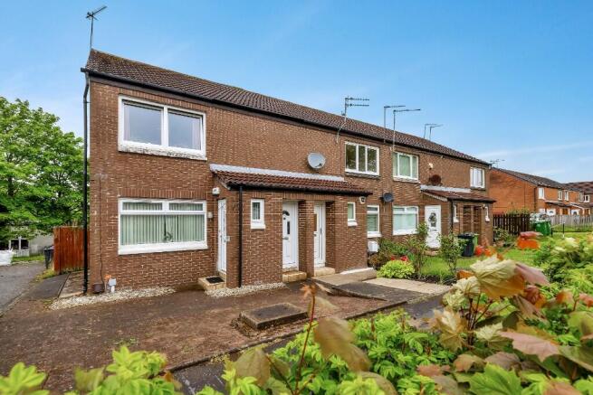 1 bed property, in Broughton Road, £95,000