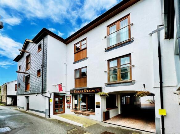 2 bed property, in Fore Street, £250,000