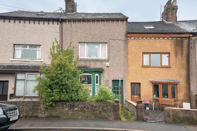 4 bed property, in North Lonsdale Road, £185,000