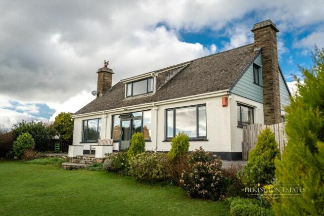 4 bed property, in Polperro Road, £550,000