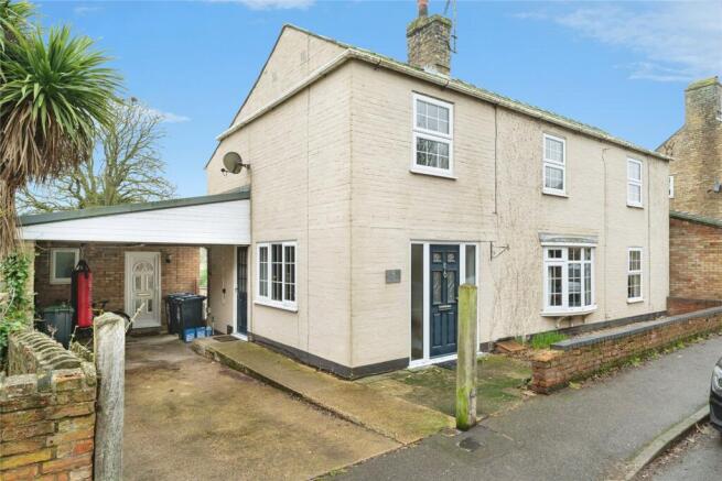 5 bed property, in Silver Street, £550,000