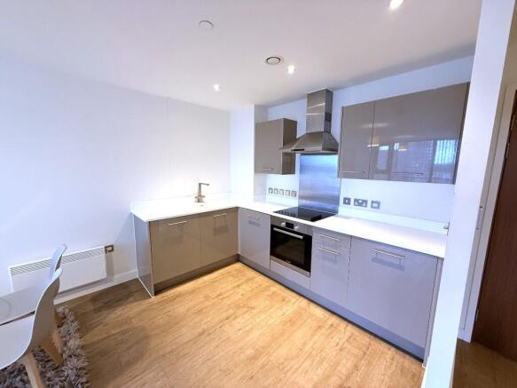 1 bed property, in Sheepcote Street, £165,000