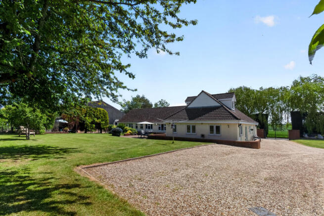 4 bed property, in Stoke Road, £975,000