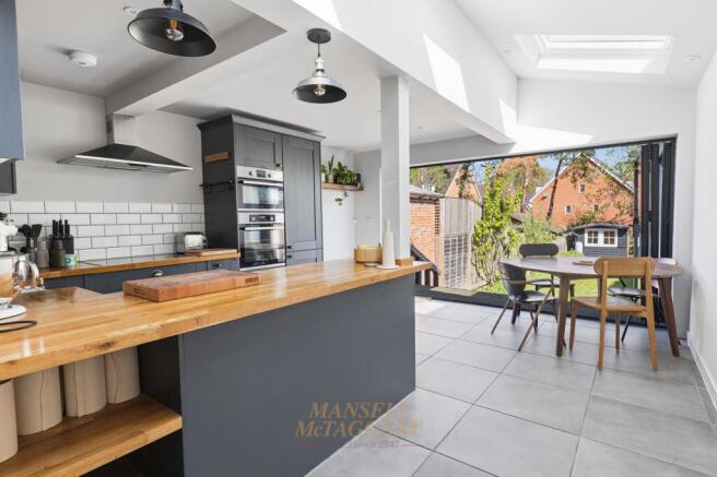 3 bed property, in St. Johns Road, £600,000