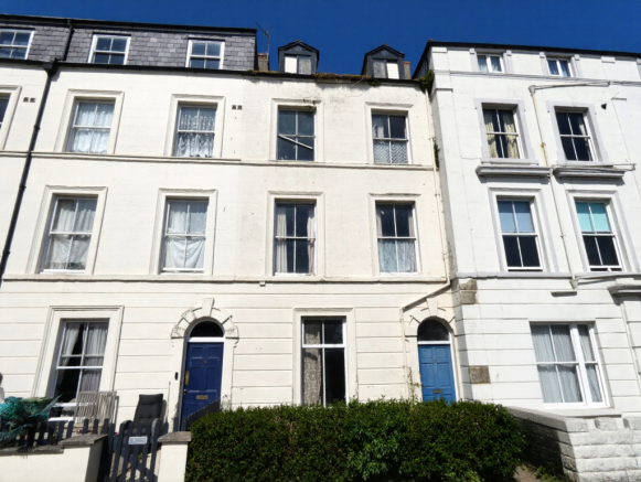 8 bed property, in 15 West Square, £50,000