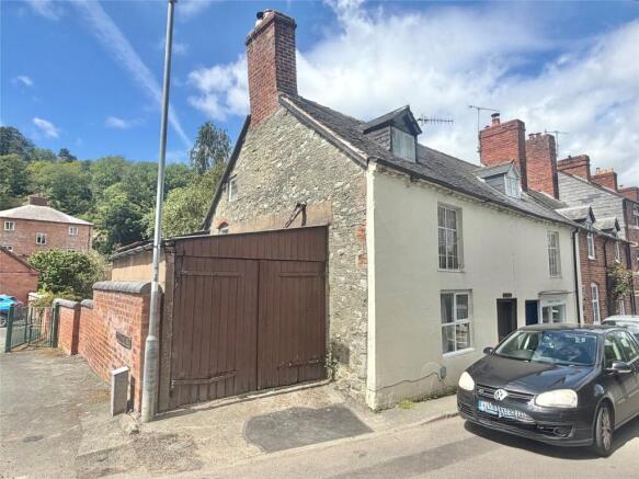 4 bed property, in Brynhyfryd, £200,000