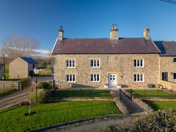 4 bed property, in The Grange, £850,000