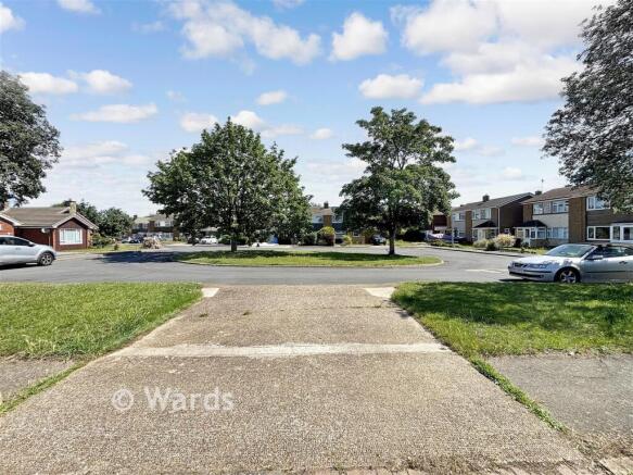 2 bed property, in Wells Way, £295,000