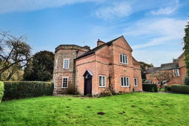 3 bed property, in Old Post Office, £595,000