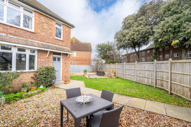 3 bed property, in Velyn Avenue, £539,950