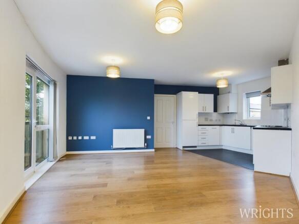 2 bed property, in Spectre Court, £220,000