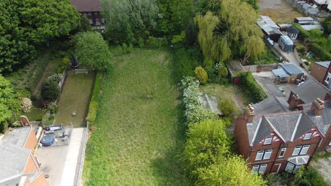 Land, in Womersley Road, £1