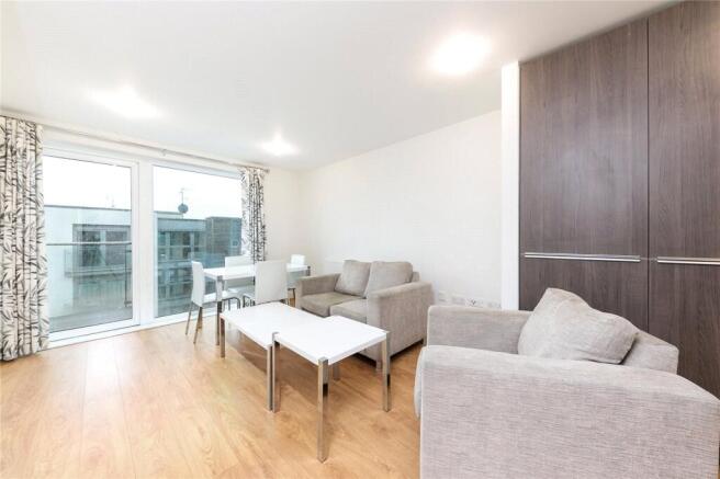 1 bed property, in Brooklyn Building, £300,000
