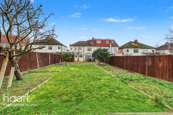 5 bed property, in Georgia Road, £750,000