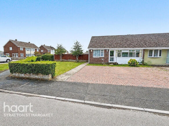 4 bed property, in Medina Way, £400,000