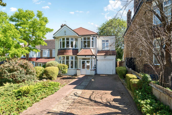4 bed property, in Charterhouse Road, £1,100,000