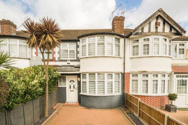 3 bed property, in Wyresdale Crescent, £575,000