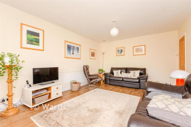 3 bed property, in Fairview Road, £450,000
