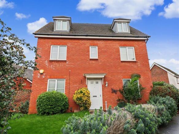 6 bed property, in Pishmire Close, £375,000