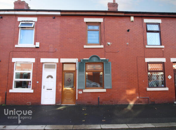 2 bed property, in Drummond Avenue, £60,000