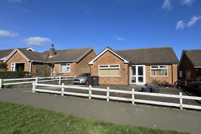 2 bed property, in Tennyson Way, £285,000
