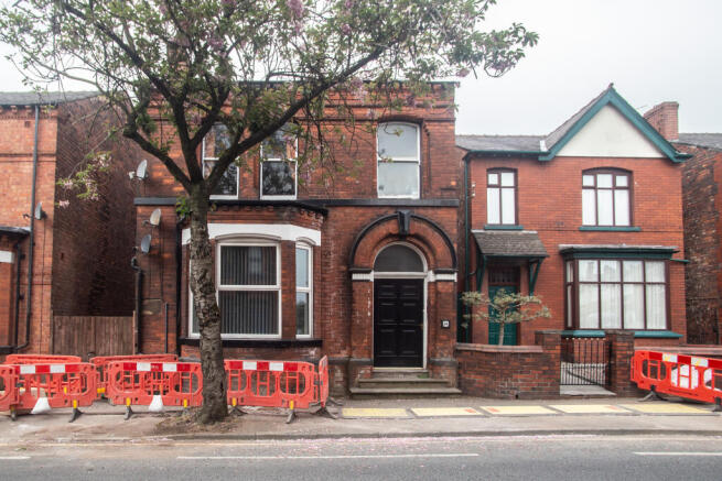 1 bed property, in Kenyon Road, £70,000