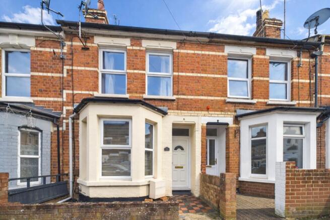 3 bed property, in Belmont Road, £325,000