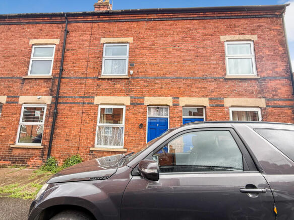 3 bed property, in 2 Cross Street, £40,000